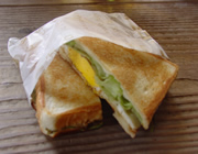 ハムエッグのホットサンド写真